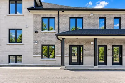 3202 Vivian Line 47, Stratford, On N2a 0k6