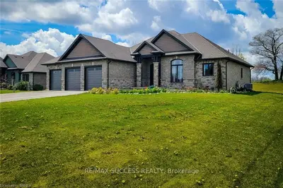 23 Tedley Boulevard, Brantford, On N3t 0e3