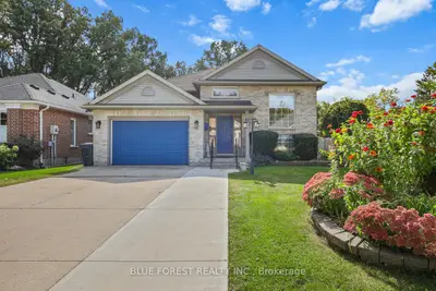 10 Symphony Court, Central Elgin, On N5p 4k1