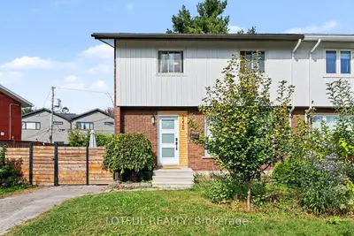 2226 SAUNDERSON Drive, Elmvale Acres and Area, ON K1G 2G4