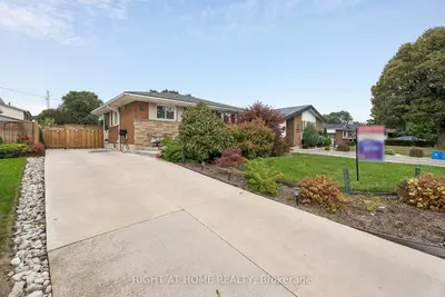25 Swallow Crescent, Hamilton, On L9a 2m7
