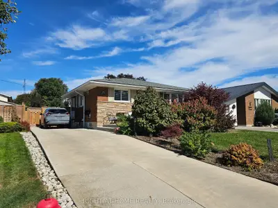 25 Swallow Crescent, Hamilton, On L9a 2m7