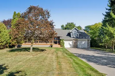 390 Sydenham Road, Hamilton, On L9h 5e2