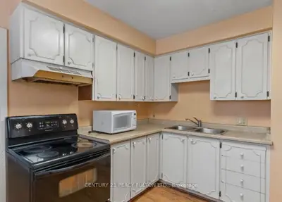 711 Victoria Street, London East, On N5y 4c5