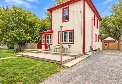 16 Stanley Street, Prince Edward County, On K0k 1g0