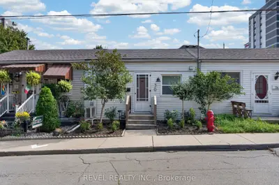 30 Ray Street N, Hamilton, On L8r 2x4