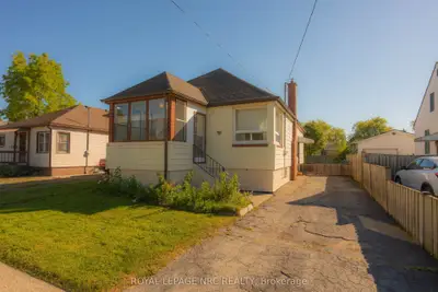 56 Lyons Avenue, Welland, On L3b 1l7