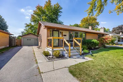 223 Michaelmas Street, London East, On N5y 1n2