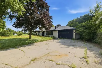 360 Bishopsgate Road, Brant, On N3t 5l7