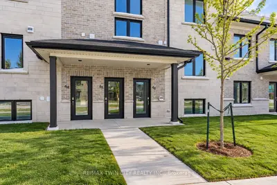 3202 Vivian Line 45, Stratford, On N5a 0k6