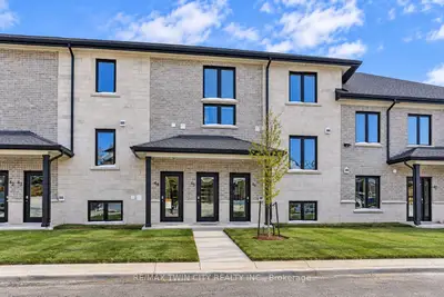 3202 Vivian Line 45, Stratford, On N5a 0k6