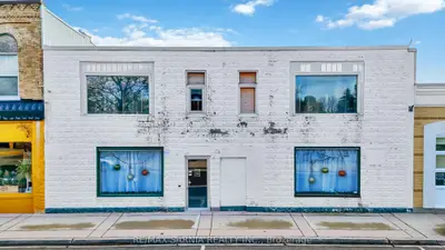 53-55 King Street W, Lambton Shores, On N0n 1j0