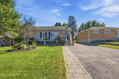 8 Wauchope Avenue, Cambridge, On N1r 1a5
