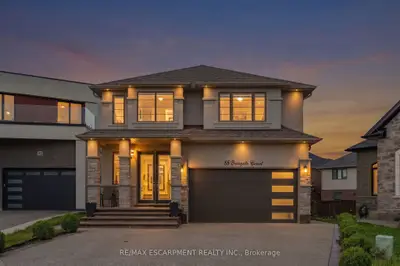 88 Eringate Court, Hamilton, On L8j 3y4