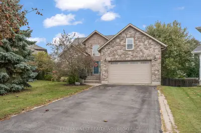 141 Benjamin Court, Loyalist, On K7n 2a2