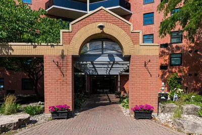 9 Bonheur Court 905, Brantford, On N3p 1z5