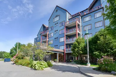 130 Steamship Bay Road 504, Gravenhurst, On P1p 1z9