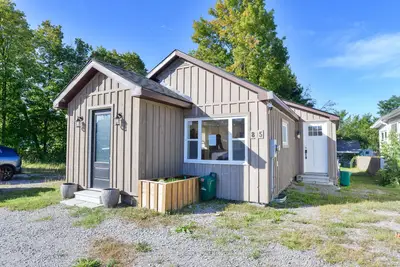 815 Muskoka Road S, Gravenhurst, On P1p 1k2