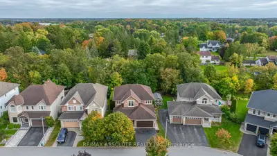 229 Marjan Crescent, Barrhaven, On K2j 0n2