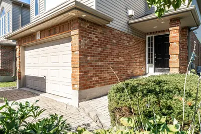 10 Buckingham Drive, Stratford, On N5a 7z9