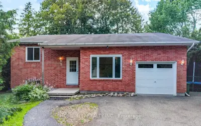 2 CARIBOU Avenue, Stittsville - Munster - Richmond, ON K2S 1M5