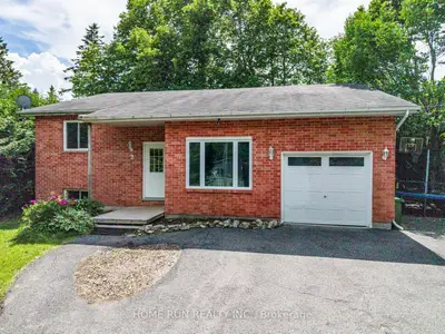 2 CARIBOU Avenue, Stittsville - Munster - Richmond, ON K2S 1M5
