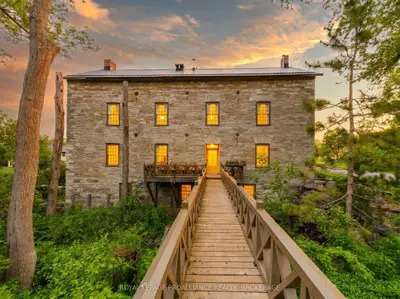 28 Front Street, Stone Mills, On K0k 2s0