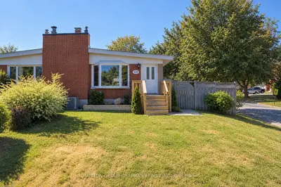 43 Frontenac Road B, London South, On N5z 3y5