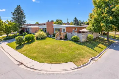 43 Frontenac Road B, London South, On N5z 3y5