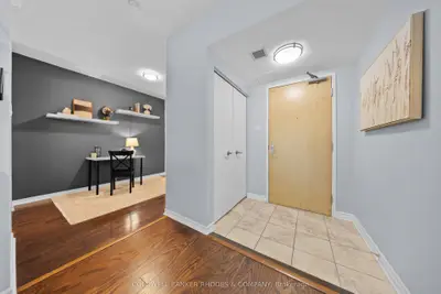 200 LETT Street 201, West Centre Town, ON K1R 0A7