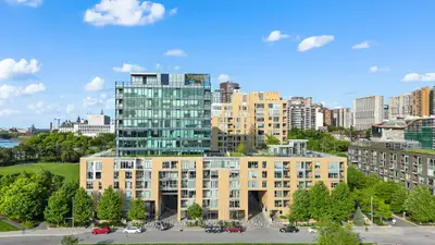 200 LETT Street 201, West Centre Town, ON K1R 0A7