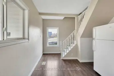 797 Hamilton Road, London East, On N5z 1v2