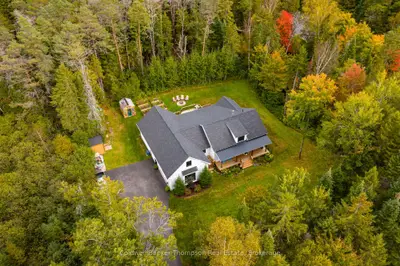 17 Balsam Chutes Road, Huntsville, On P0b 1l0