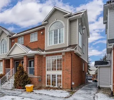 4443 Harper Avenue 4, Cyrville - Carson Grove - Pineview, On K1j 1c9