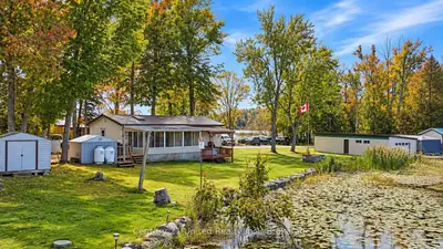 207 Rollies Point Road, Curve Lake First Nation 35, On K0l 2h0