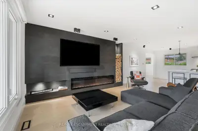 9 Donlea Drive, Hamilton, On L8t 1k4