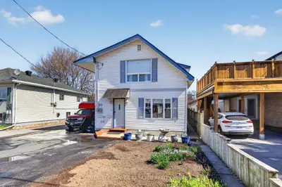 95 Ste Cecile Street, Vanier And Kingsview Park, On K1l 5l4