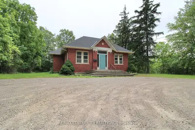 12 Chester Street, St. Thomas, On N5r 1t8