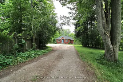 12 Chester Street, St. Thomas, On N5r 1t8