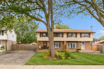 10 Goldfinch Road, Hamilton, On L9a 3w7