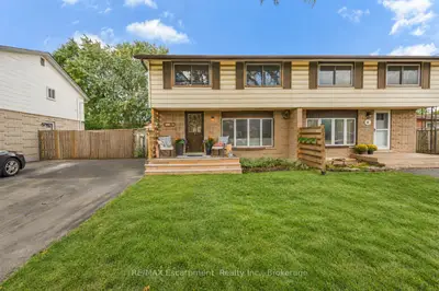 10 Goldfinch Road, Hamilton, On L9a 3w7