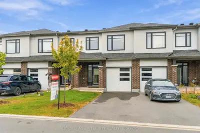 172 ANGELONIA Crescent, Blossom Park - Airport and Area, ON K1T 0Y4