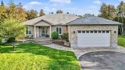 30 CANADIAN Drive, Stittsville - Munster - Richmond, ON K0A 1B0