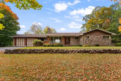 327 Nieman Drive, Mcnab/braeside, On K7s 3g8