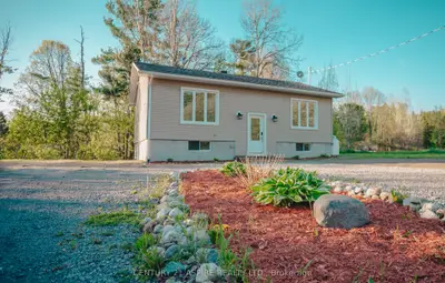 84 Sandy Beach Road, Laurentian Valley, On K8a 6w8