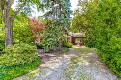 8 Clarence Street, Niagara-on-the-lake, On L0s 1l0
