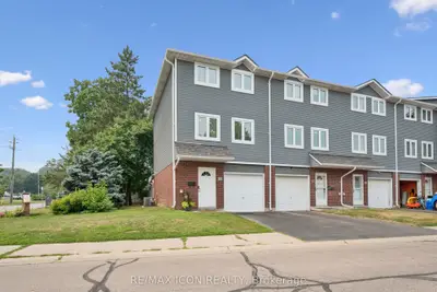 38 Harris Avenue A, Brantford, On N3r 2e9