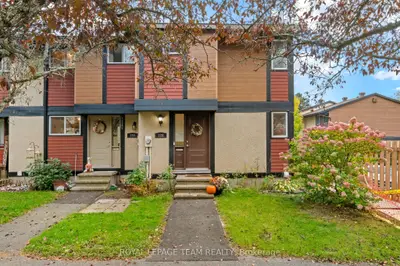 128 MCCLINTOCK Way, Kanata, ON K2L 2A4