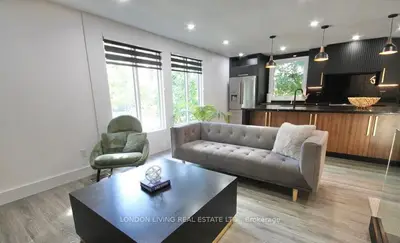 890 Viscount Road, London South, On N6j 2c9