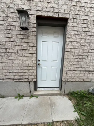 827 Cedar Parkway, London North, On N5x 0c3